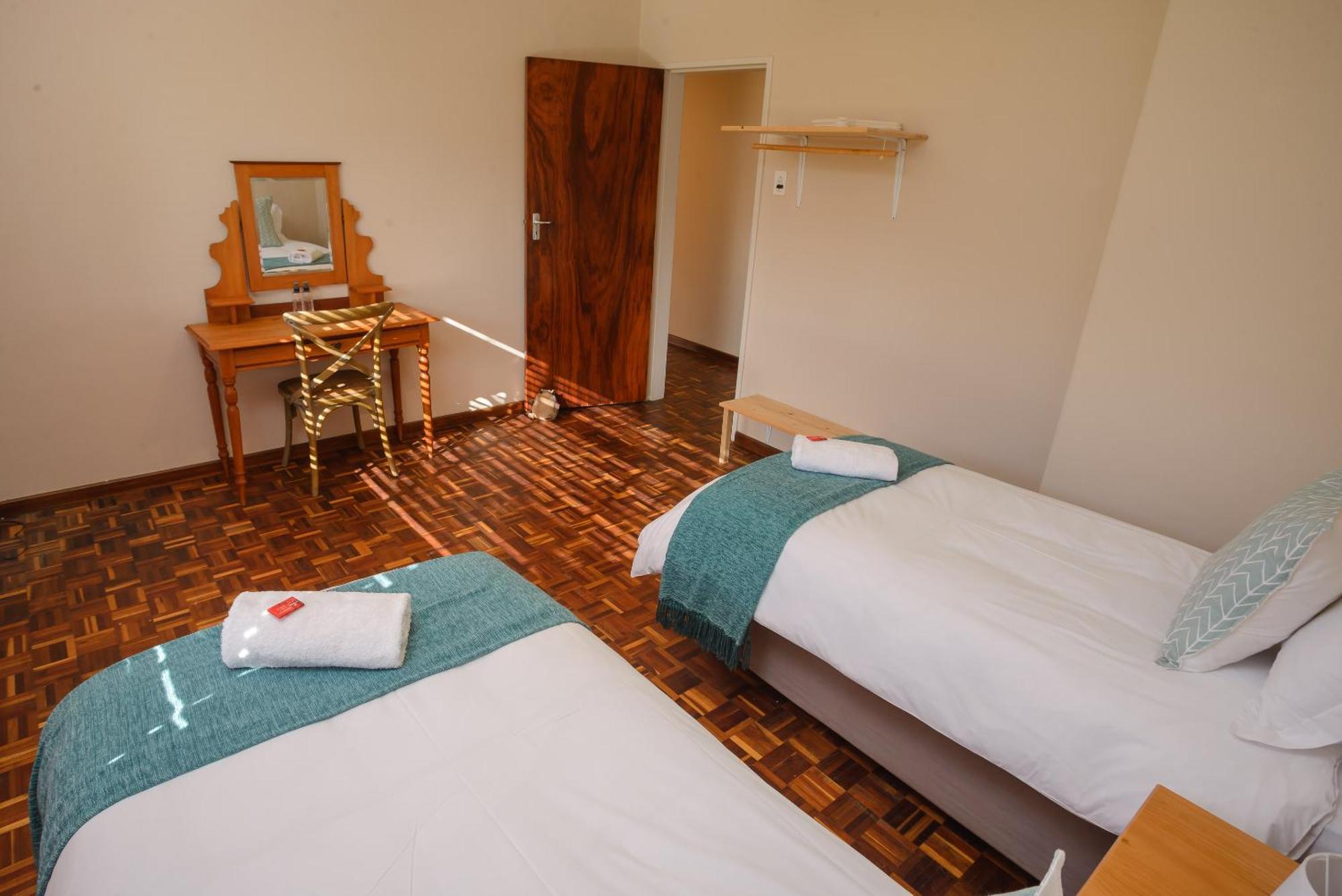 Oorvloed Guesthouse Свеллендам Экстерьер фото